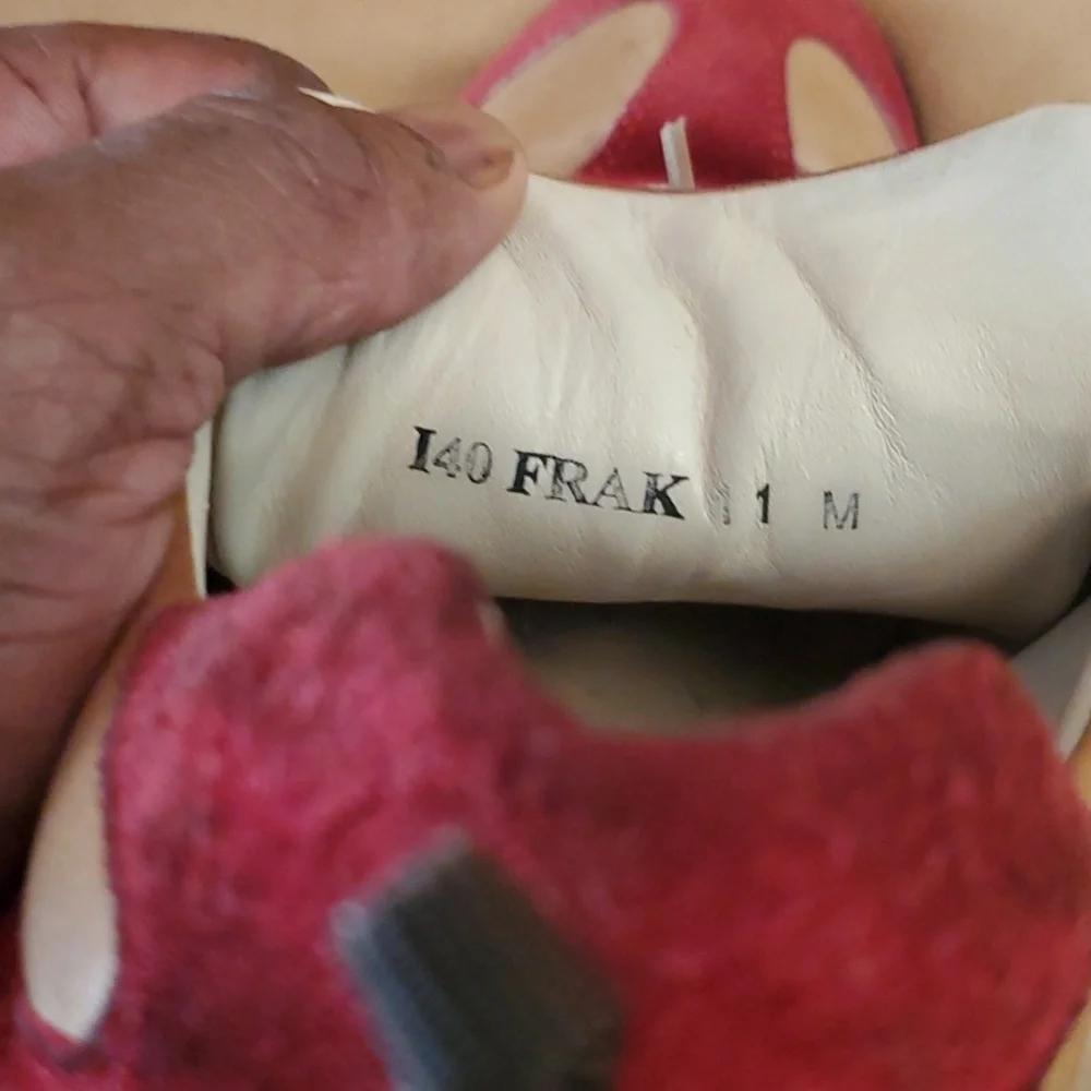 Stylish Red and Tan Men's Sneakers - Picture 10 of 16